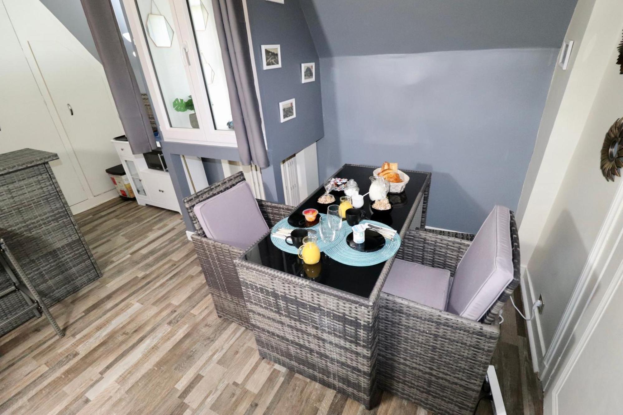 Duplex Au 2Eme Et De Notre Maison -Acces Au Jardin-Smart Tv-Streaming-Wifi Ле-Ман Экстерьер фото